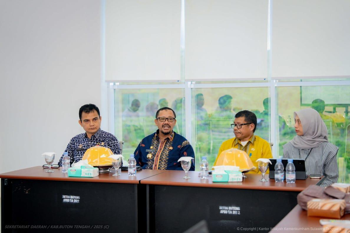 Kantor Wilayah Kemenkum Sultra dan Disperindag Buton Tengah Gelar Sosialisasi Perseroan Perorangan bagi UMKM dan IKM